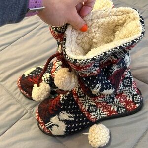 Muk Luk Winter/Holiday Slippers with Sole